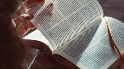 英語の動詞は「変身」する！？動詞の活用について